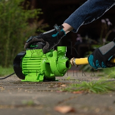 Садовый поверхностный насос Сибртех СПН700-Ч 700 Вт напор 50 м 3000 л/ч чугун